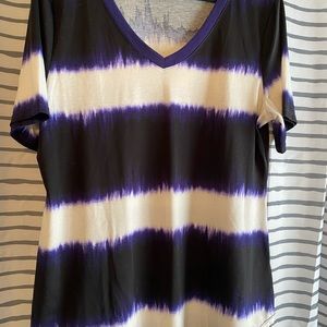 Lularoe Christy T, size Medium (10-12)